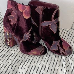 Suede Studded pearl bootie, Size: 7